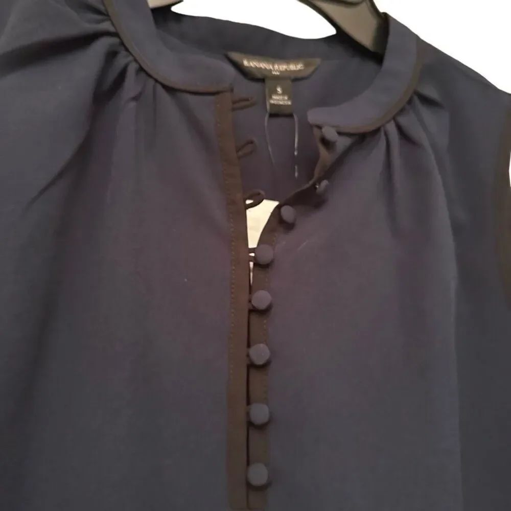 NWT Banana Republic navy with black trim blouse- size s